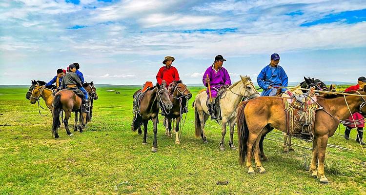 Customized Mongolia Gobi Desert Safari with Private Guide & Driver - Agate Travel 2