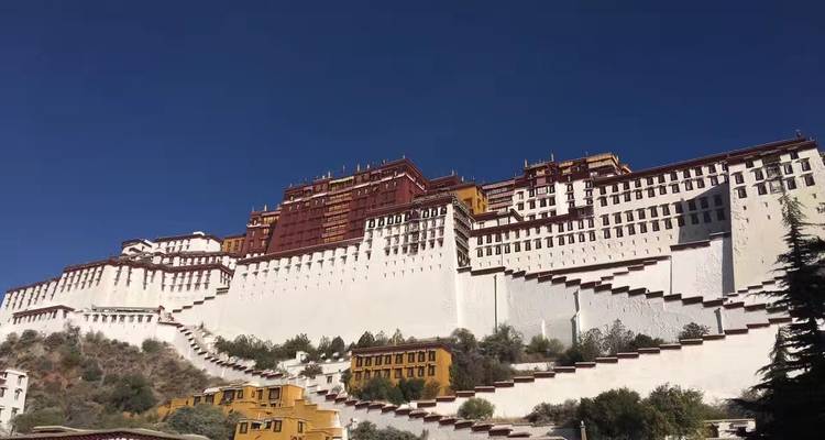 4 jours à Lhassa : Palais du Potala, temple du Jokhang, monastère de Drepung et monastère de Sera - Silk Road Trips 1