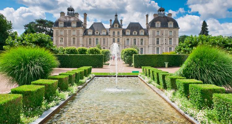 Cycling the Chateaux of the Loire - Upgraded - Exodus Adventure Travels 9