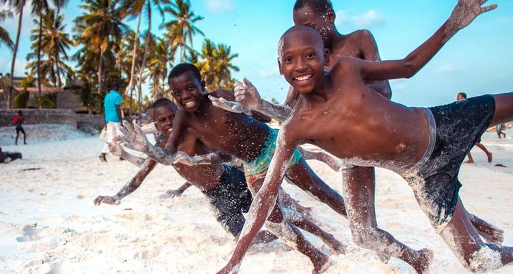 Ecotourisme et immersion culturelle dans la zone du parc national de la forêt de Jozani, Zanzibar - WU Intercultural Experience Tanzania Ltd. 9