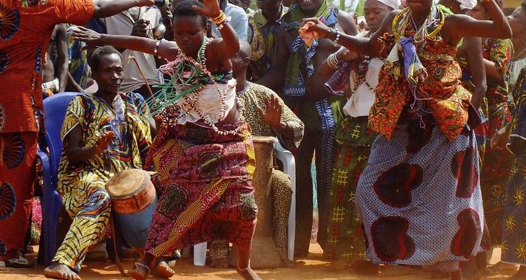 Festival Vudú en Ouidah 4 días / 3 noches - Across Africa Tours & Travel 1