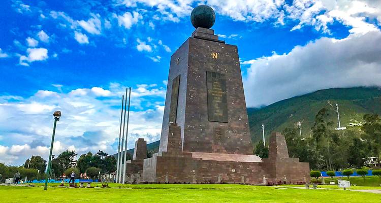 Denkmal an der Äquatorlinie in Ecuador.