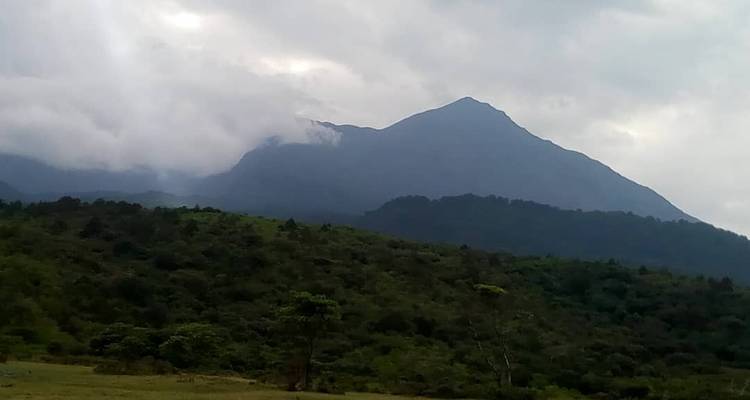 Caminata de 4 días por el monte Meru - Meru Slopes Tours and Safaris ltd 4