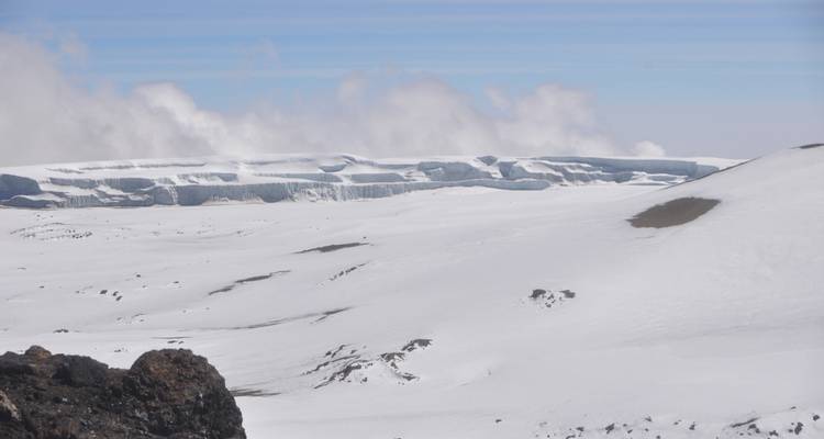 11 días de Escalada al Kilimanjaro por la Ruta de Marangu con Retiro en la Playa de Zanzíbar - Kiriwe Travel And Trekking Safaris Ltd 1