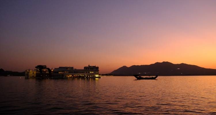 MAJESTUEUX CIRCUIT DE LUXE AU NÉPAL ET EN INDE - Tweet World Travel 10