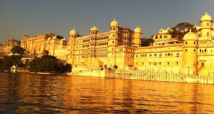 Golden Triangle with Varanasi & Kerala - MTA Destination Management Company 9