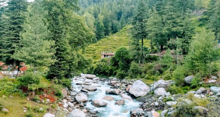 Circuit unique dans l'Himalaya avec visites, Trekking et hébergement dans une famille indienne - Payless tours india 8