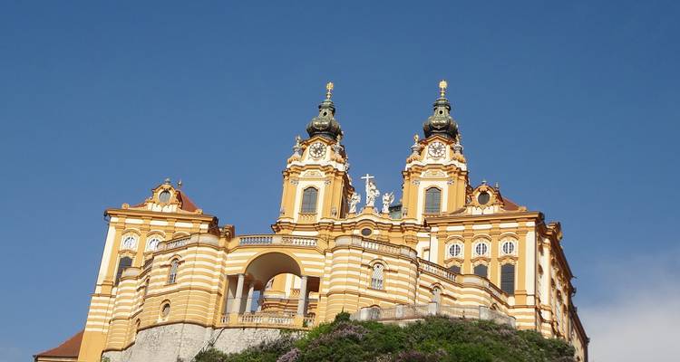 Architecture baroque d'une abbaye historique
