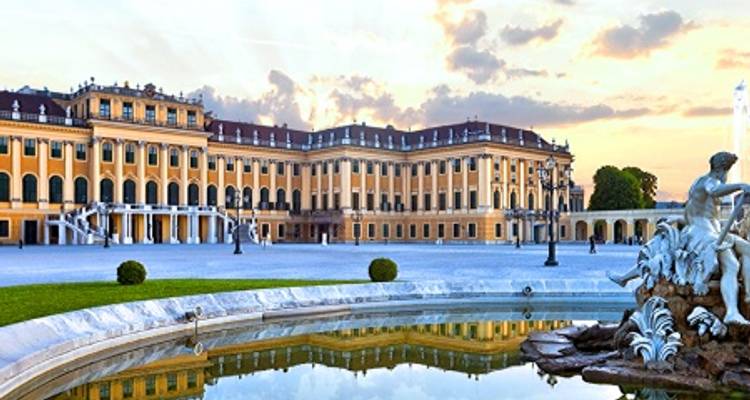 Capitales a lo largo del Danubio - CroisiEurope River Cruises 3
