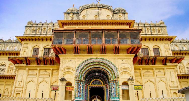 Ayodhya, Varanasi & the Enchanting Golden Triangle - Agora Voyages OPC Pvt Ltd 9
