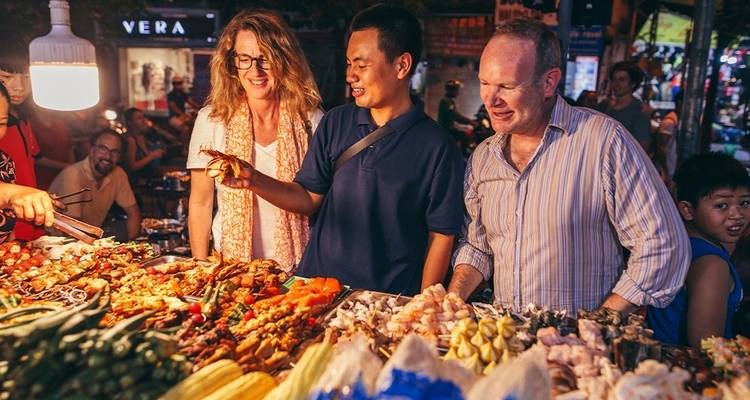 Premium Vietnam (5 destinations) - Intrepid Premium 1