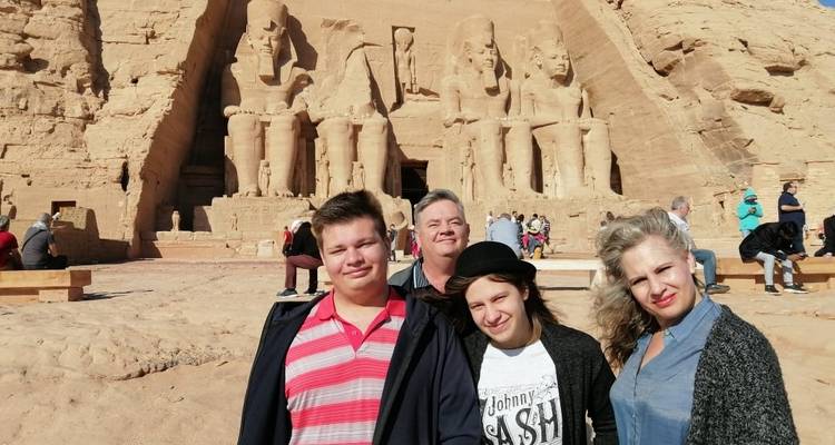 Asuán: Excursión guiada de día completo a los Templos de Abu Simbel - Egypt Best Holidays  9