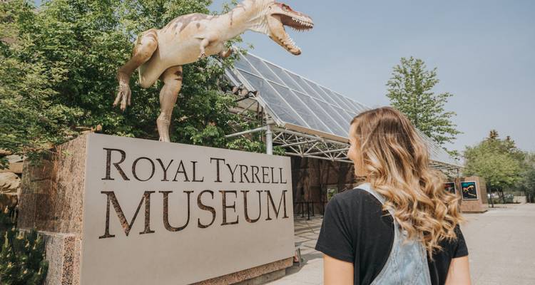 7-Day Alberta Rockies & Dinosaur Valley Adventure Tour - Calgary Tours 6