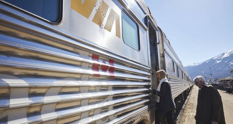 5-Day Vancouver to Rockies VIA Rail Adventure | Vancouver Departure - Calgary Tours 4