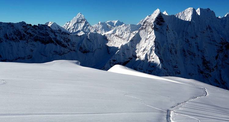 Escalada al pico de la isla con los lagos de Gokyo y excursionismo en campamento base del Everest - Accessible Adventure Pvt. Ltd 7