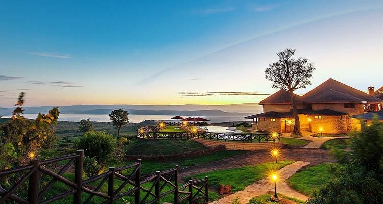 Premium Kenya et; Southern Africa Highlights - Intrepid Premium 2