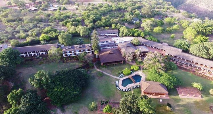 6 jours de safari en Lodge en Tanzanie : lac Manyara, Ngorongoro, Serengeti et Tarangire - Meru Slopes Tours and Safaris ltd 1