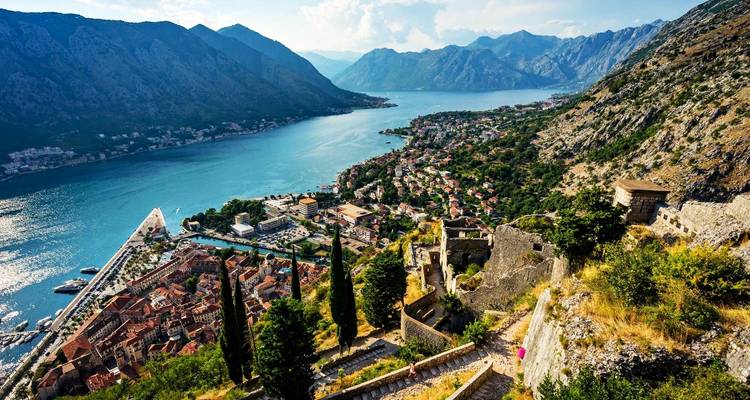 Circuit de 8 jours en toute saison au départ de Dubrovnik pour visiter le Monténégro et explorer la Bosnie. Visitez les forteresses, les monastères et les vieilles villes. - Monterrasol Travel 4