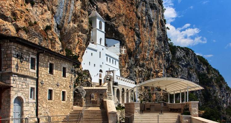 Fuera de temporada, microexcursión de 2 días a montenegro y Bosnia desde Dubrovnik. Ostrog, Trebinje, Tvrdos, Vjetrenica, Zavala. - Monterrasol Travel 3