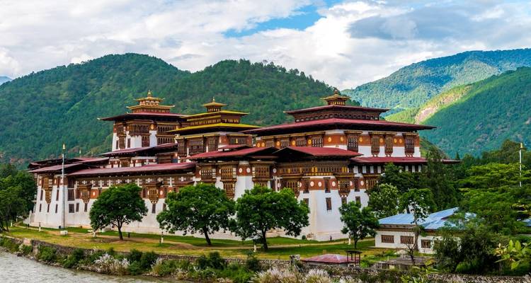 Amazing Nepal Bhutan with India - Golden Triangle India Tours 1
