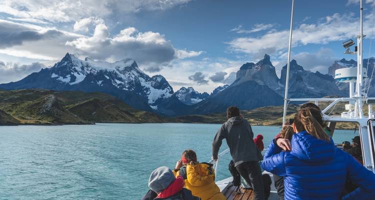 W excursionismo en el Parque Nacional Torres del Paine - circuito EN grupo - People Travel and Experience 6