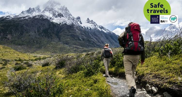 W excursionismo en el Parque Nacional Torres del Paine - circuito EN grupo - People Travel and Experience 2