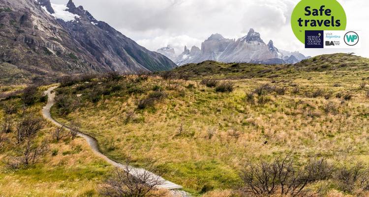 W excursionismo en el Parque Nacional Torres del Paine - circuito EN grupo - People Travel and Experience 4