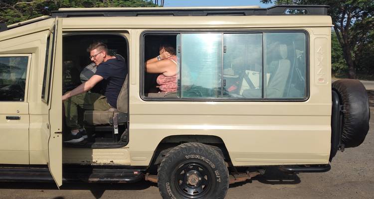 Best 1-day Tanzania safari to Arusha National Park from Moshi - Africa Natural Tours 1