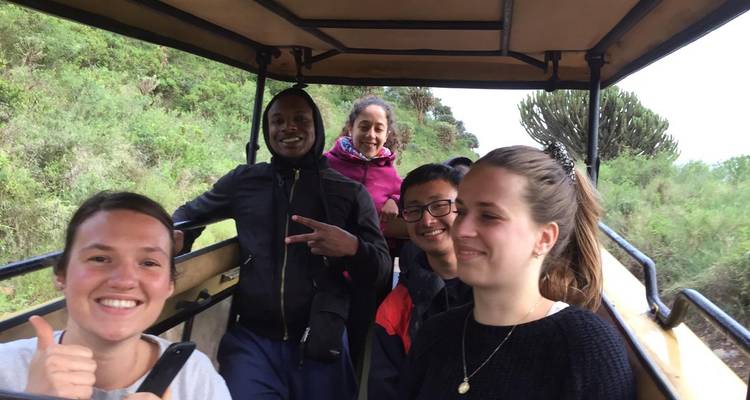Safari de 4 jours pour la migration des gnous du Serengeti : visitez le célèbre Serengeti et le cratère du Ngorongoro à un prix abordable. - Africa Natural Tours 3