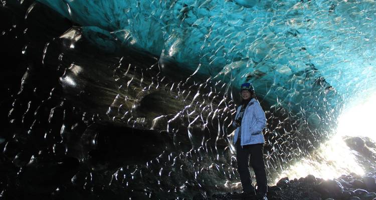 Circuito invernal en minibús de 4 días: cueva de Hielo Azul, costa sur, Círculo Dorado, Snaefellsnes y auroras boreales - Troll Expeditions 10