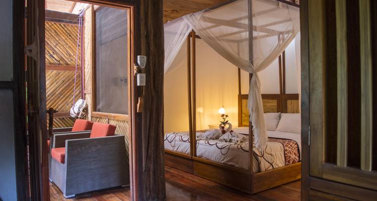 5 Days Cultural Yasuni Jungle Tour (Ticket Included) - Responsible Travel South America 9