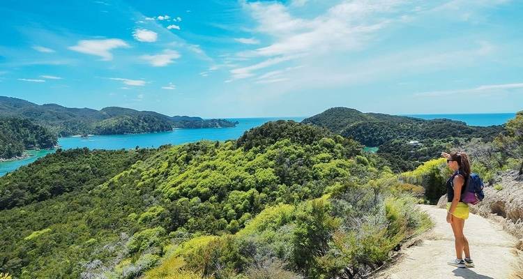 Marcher dans le parc national d'Abel Tasman en Nouvelle- Zélande - Intrepid Travel 5
