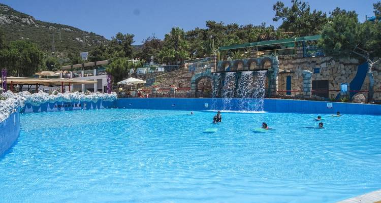 Daily Bodrum Aqua Park Tour - TravelShop Turkey 6