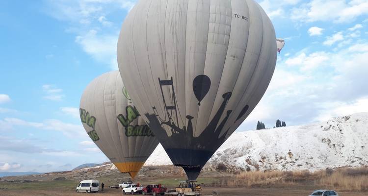Excursion quotidienne en montgolfière à Pamukkale - TravelShop Turkey 1