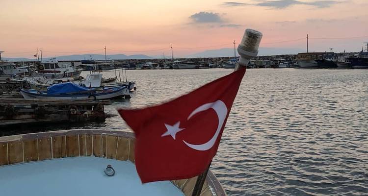 Daily Bosphorus Cruise Istanbul - TravelShop Turkey 9