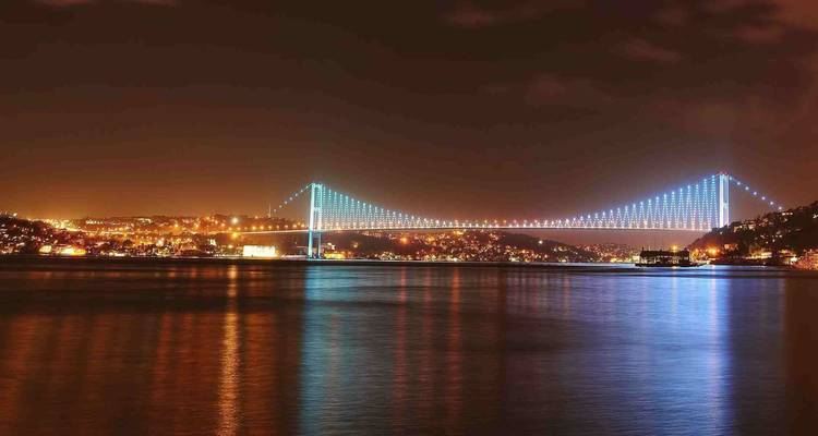 Crucero diario con cena por el Bósforo Estambul - TravelShop Turkey 9