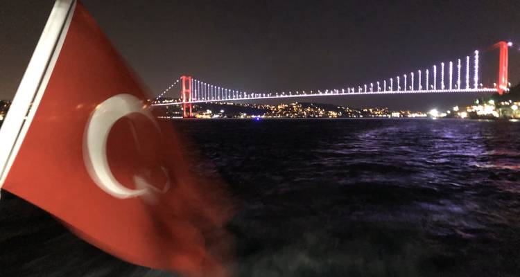 Crucero diario con cena por el Bósforo Estambul - TravelShop Turkey 4