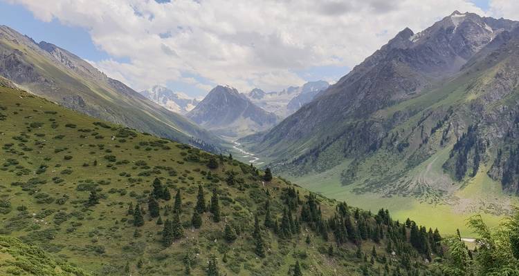 Trekking dans les montagnes sauvages du Tian Shan au Kirghizstan - Yellowwood Adventures Ltd 10