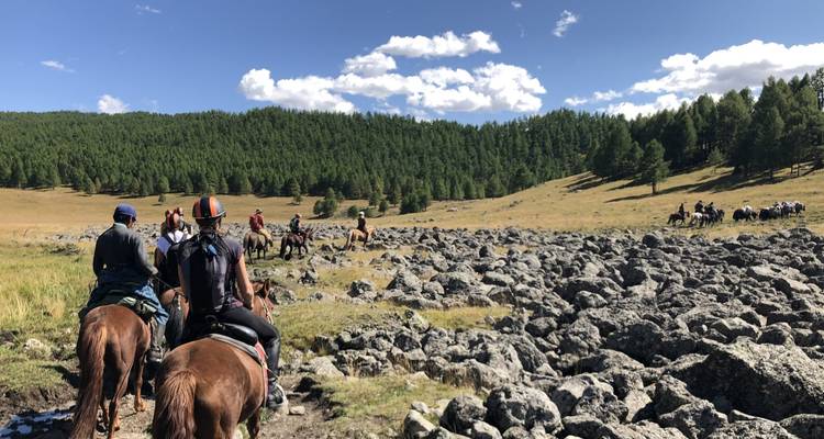 Montar a caballo con nómadas mongoles - Yellowwood Adventures Ltd 3