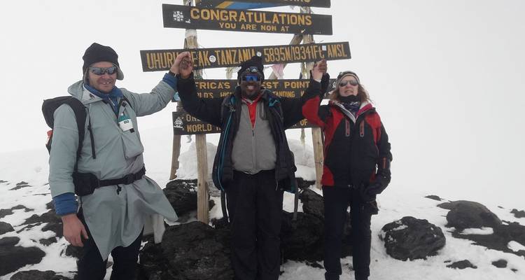 8 días de escalada al Kilimanjaro por la ruta Machame más 2 días de safari y visita a un pueblo - Almighty Kilimanjaro 1