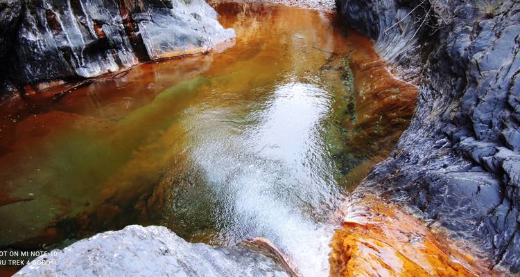 2 COLORS CANYON: 1 FULL DAY PRIVATE HIKE - Peru Trek 4 Good 3