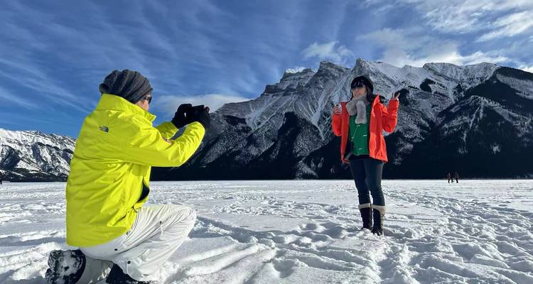4-Day Rockies Winter Wonderland Tour | Banff & Lake Louise & Lake Minnewanka or Bubble Lake | Features - Calgary Tours 6