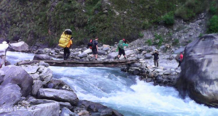 Manaslu Larke paso Trek vía Manaslu campamento base servicio de guía 17 días - Nepal Holiday Treks And Tours 1