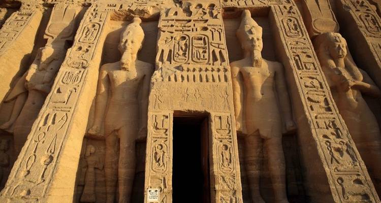 Egypt 11-Day Trip : Explore the temples and pyramids of Egypt - Globe Drifters 7