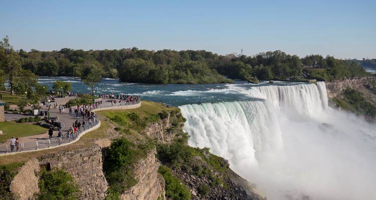Chutes du Niagara et magasins d'usine - Amadeo 3