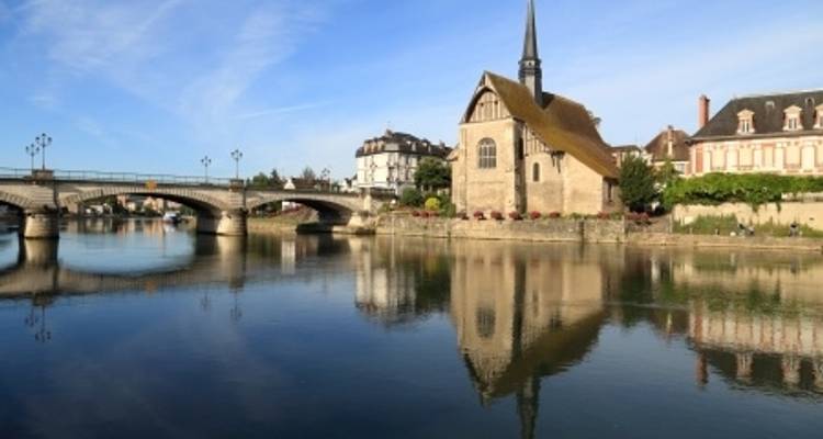 Revisit France's Past, its Royal Sites, and Medieval Cities during a Historic Cruise on the Petite Seine  (port-to-port cruise) - CroisiEurope River Cruises 7