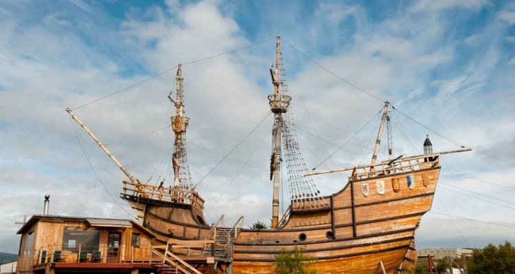 Eine Nachbildung des Schiffes Victoria in Punta Arenas.