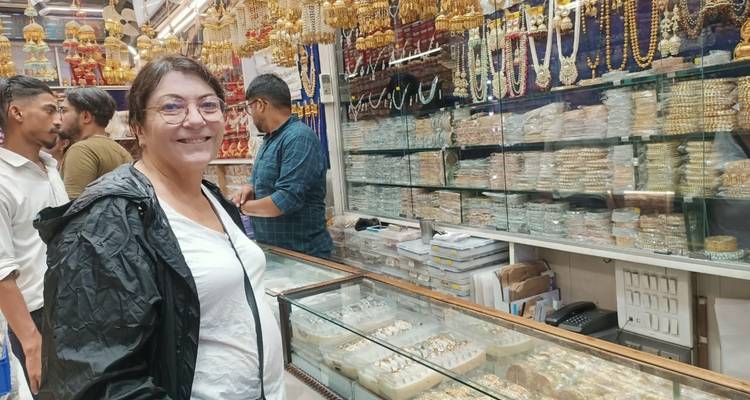Medio día: circuito privado personalizado de Compras por Delhi con Consultora Femenina - India Arrivals Tours 2