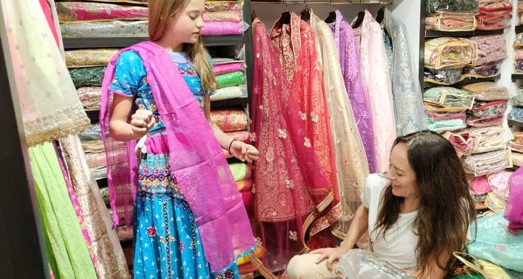 Medio día: circuito privado personalizado de Compras por Delhi con Consultora Femenina - India Arrivals Tours 3