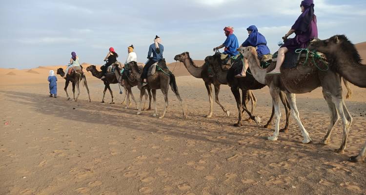 5 jours d'excursion au Sahara de Casablanca au désert de Merzouga via Marrakech - Desert Family Tour 1